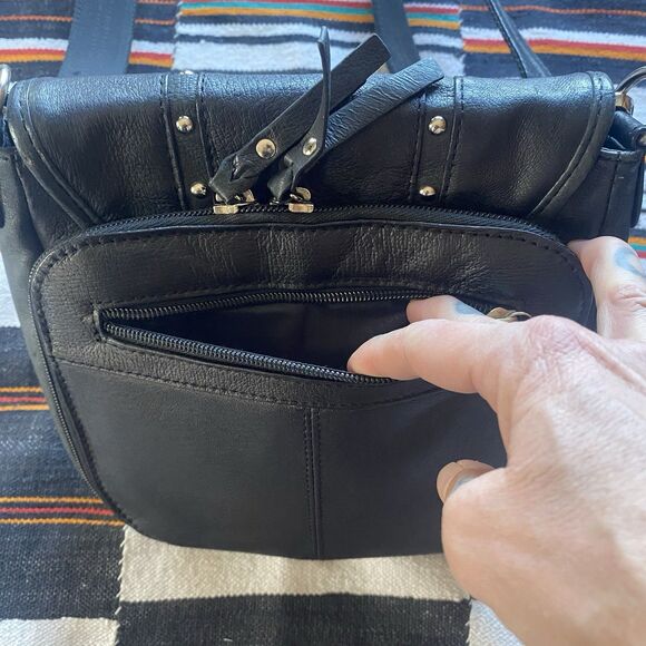 Gun Tote’n Mama Leather Studded Concealed Carry Bag Purse. Crossbody. Excellent! - Picture 12 of 16